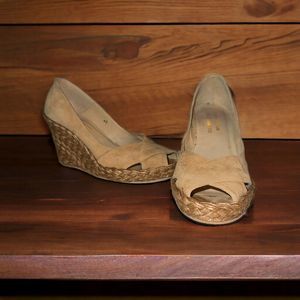 ANDRE AEEOUE  open toe Espadrilles wedges Size  6 1/2 Worn once